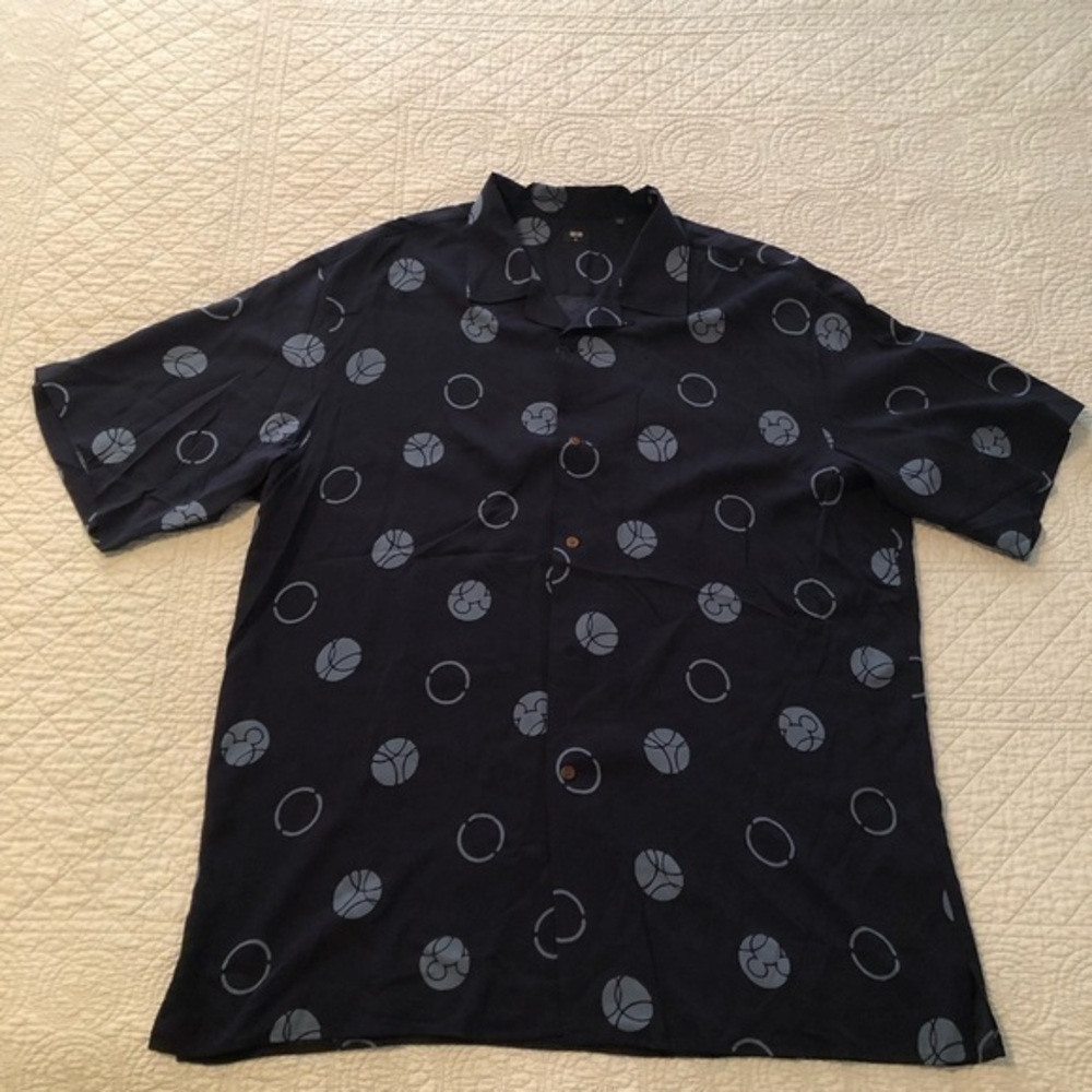 Uniqlo X Disney Mickey Mouse short sleeve button down shirt. Navy. Men’s size XL